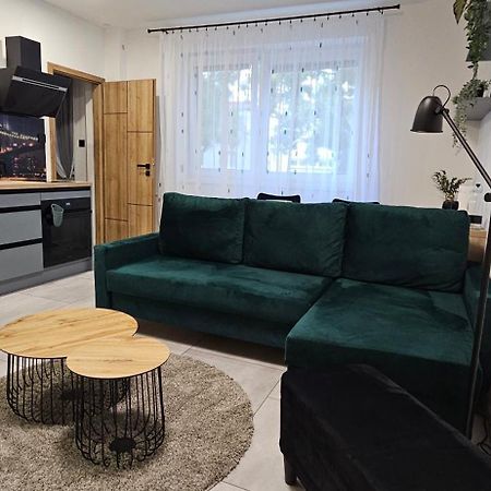 Apartman Manhattan Братислава Экстерьер фото